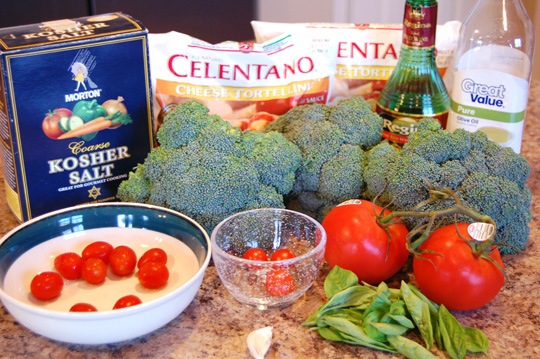 broccoli tomato tortellini salad ingr