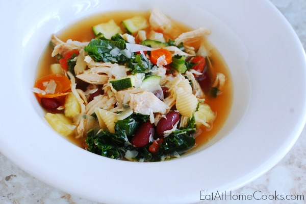  Instant Pot Chicken Minestrone Soup is served