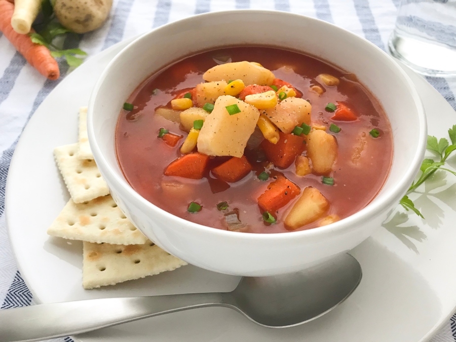Instant Pot All Veggie Vegetable Soup and crackers